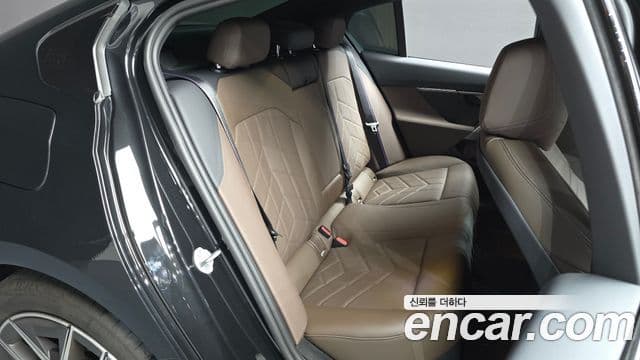 BMW 5 Series 2025 — Фото 12/20