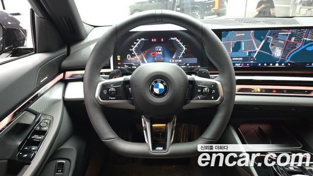 BMW 5 Series 2025 — Фото 15/20
