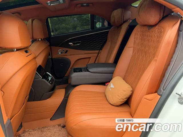 Bentley Flying Spur 2022 — ფოტო 15/20
