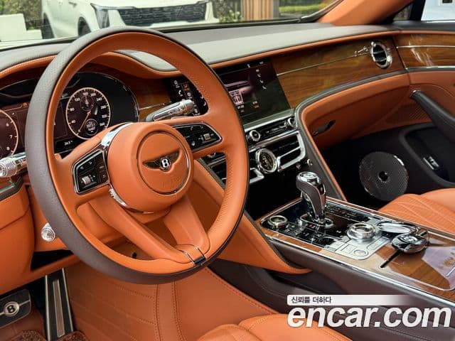 Bentley Flying Spur 2022 — ფოტო 6/20