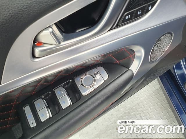 Genesis G70 2020 — ფოტო 12/20