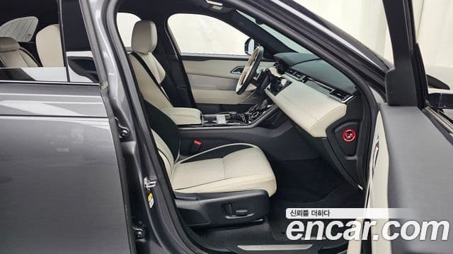 Land Rover Range Rover Velar 2018 — Şəkil 11/20