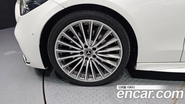 Mercedes-Benz C-Class 2023 — ფოტო 5/20