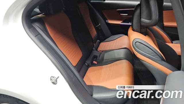 Mercedes-Benz C-Class 2023 — ფოტო 11/20