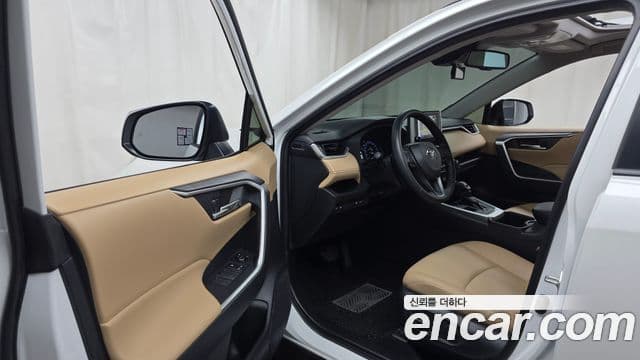 Toyota RAV4 2023 — Photo 4/20