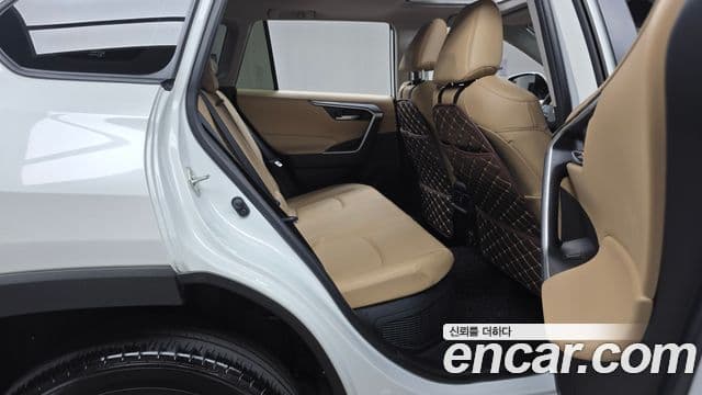 Toyota RAV4 2023 — Photo 16/20