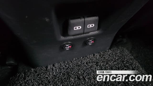 Toyota RAV4 2023 — Photo 9/20