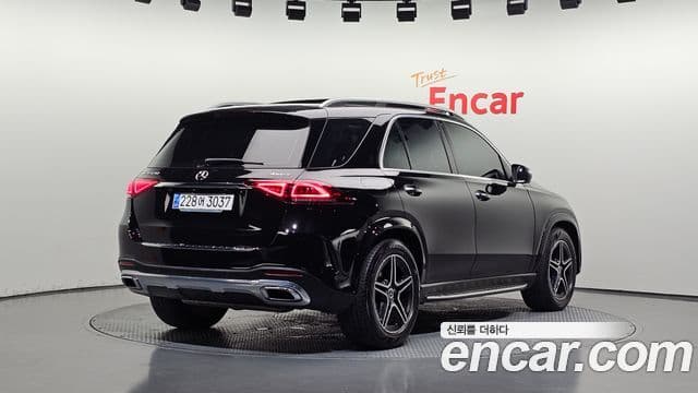 Mercedes-Benz GLE-Class 2020 — ფოტო 2/20