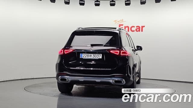 Mercedes-Benz GLE-Class 2020 — ფოტო 4/20