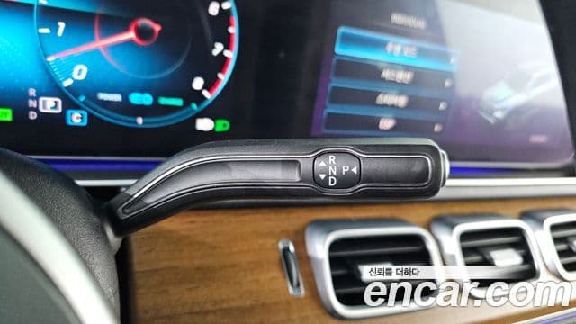 Mercedes-Benz GLE-Class 2020 — ფოტო 9/20