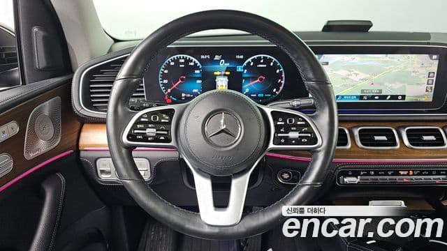 Mercedes-Benz GLE-Class 2020 — ფოტო 14/20