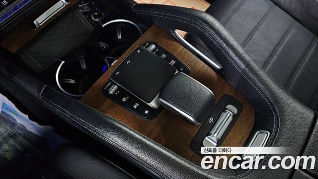 Mercedes-Benz GLE-Class 2020 — ფოტო 19/20