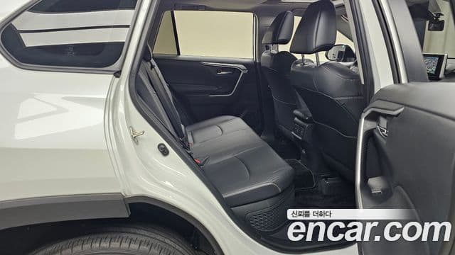 Toyota RAV4 2024 — Şəkil 10/20