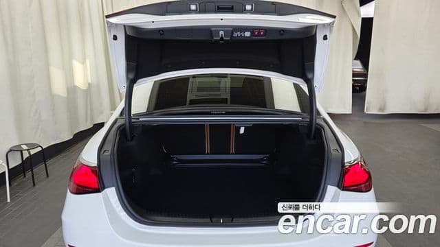 Mercedes-Benz E-Class 2025 — Şəkil 20/20