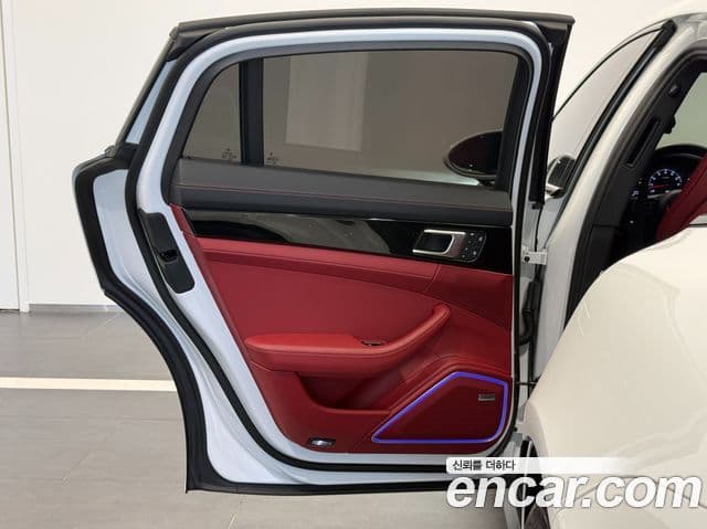 Porsche Panamera 2023 — Şəkil 9/20