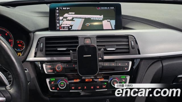 BMW 3 Series 2018 — Photo 19/20