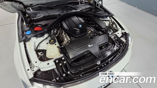 BMW 3 Series 2018 — Photo 6/20