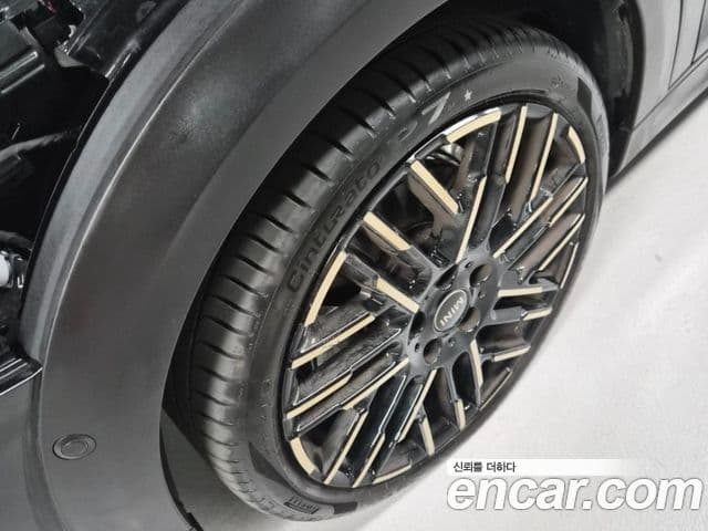 Mini Cooper S 2025 — ფოტო 15/20