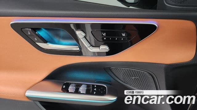 Mercedes-Benz C-Class 2025 — ფოტო 18/20
