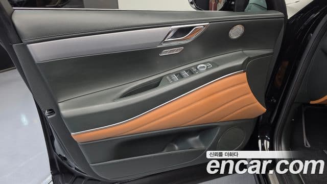 Genesis GV80 2023 — Photo 8/30