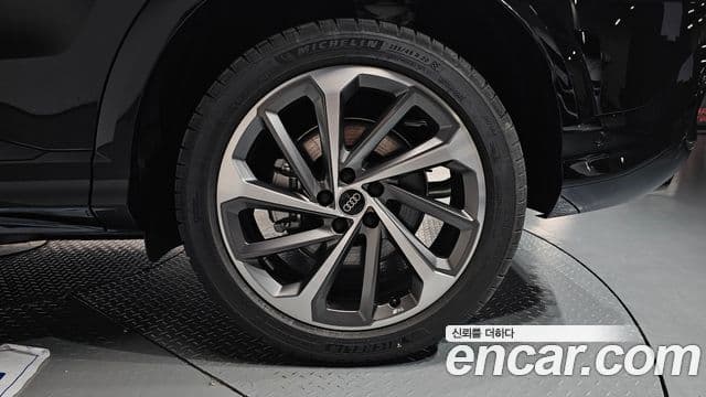 Audi Q5 2025 — Photo 18/35