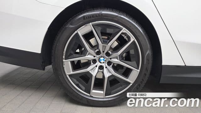 BMW 5 Series 2023 — Şəkil 5/20