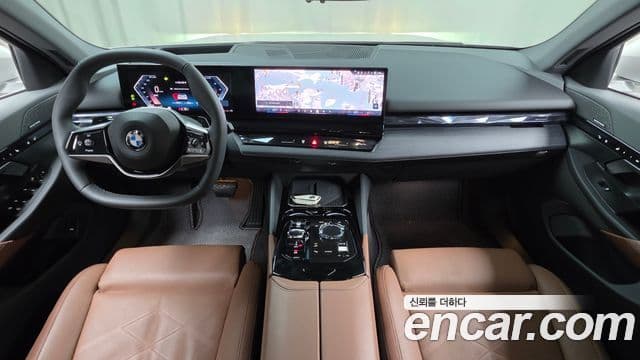 BMW 5 Series 2023 — Şəkil 7/20