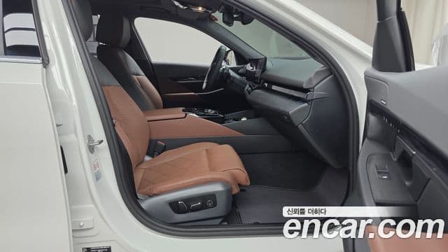 BMW 5 Series 2023 — Photo 16/32