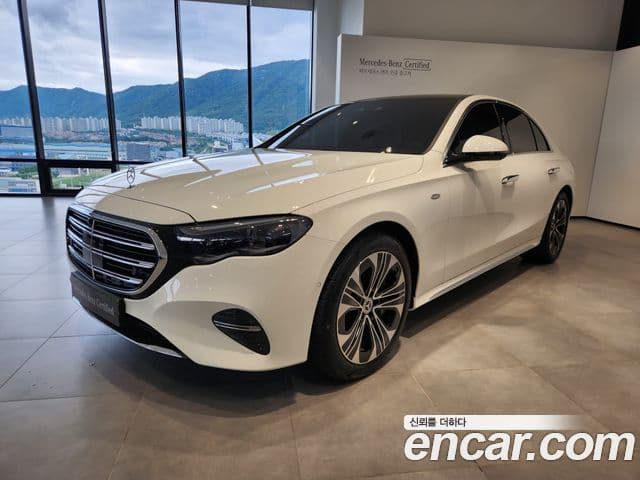 Mercedes-Benz E-Class 2025 — Фото 9/20
