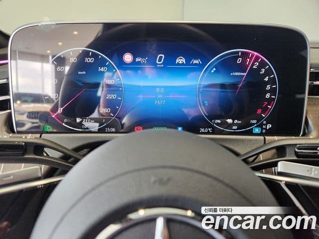 Mercedes-Benz E-Class 2025 — Фото 13/20