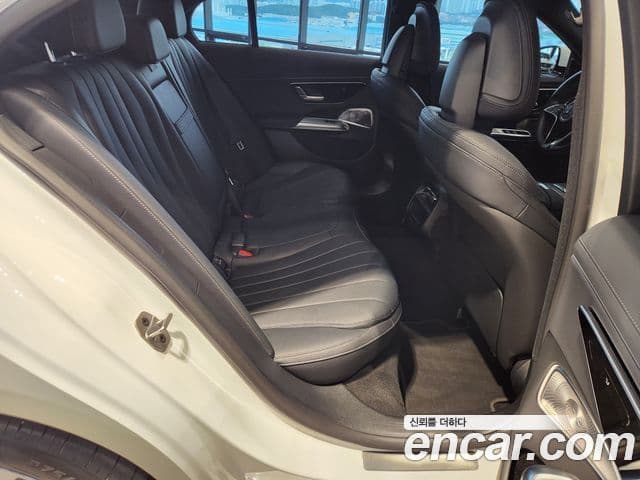 Mercedes-Benz E-Class 2025 — Фото 17/20