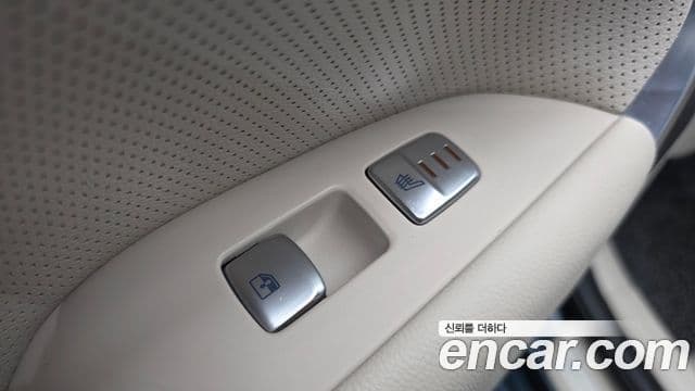 Genesis G70 2021 — ფოტო 18/20