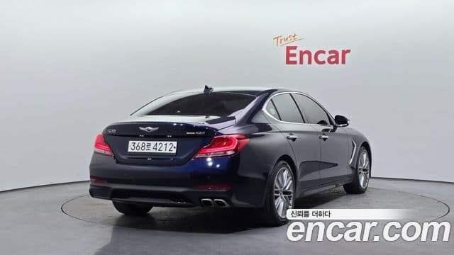 Genesis G70 2020 — ფოტო 2/20