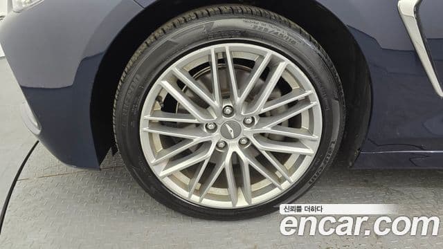 Genesis G70 2020 — ფოტო 5/20