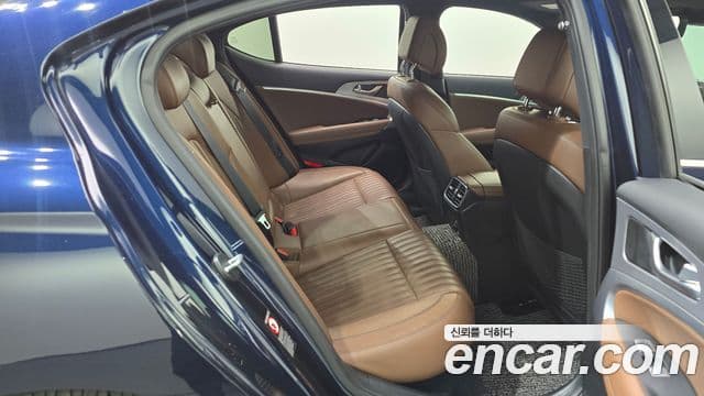 Genesis G70 2020 — ფოტო 12/20