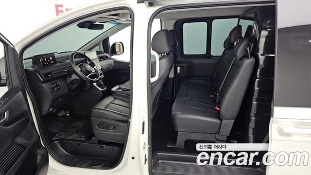 Hyundai Staria 2025 — Şəkil 9/20