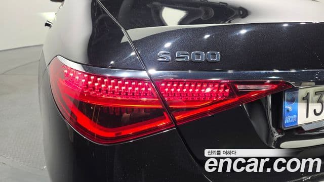 Mercedes-Benz S-Class 2021 — Photo 24/35