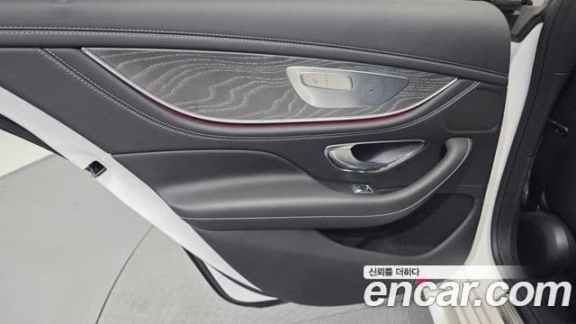 Mercedes-Benz CLS-Class 2021 — Photo 31/32