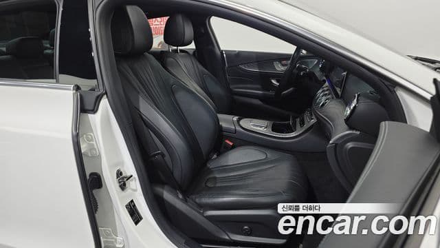 Mercedes-Benz CLS-Class 2021 — Photo 23/32