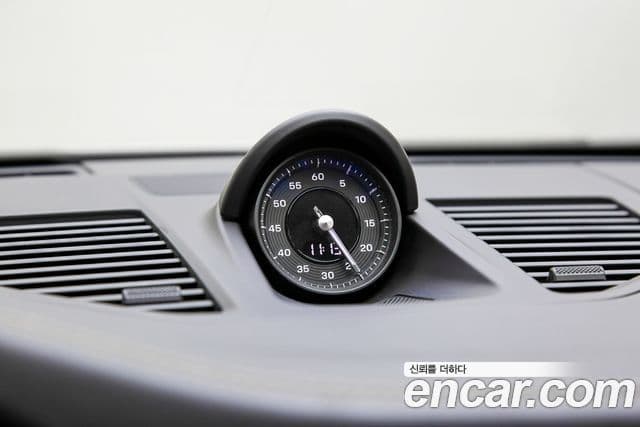 Porsche 911 2020 — Photo 1/20