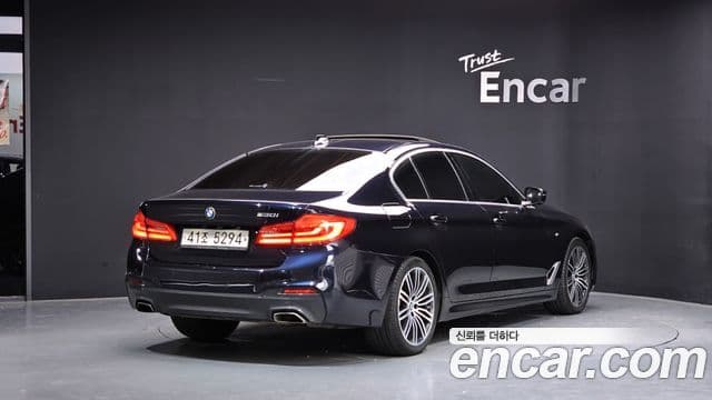 BMW 5 Series 2019 — ფოტო 2/20
