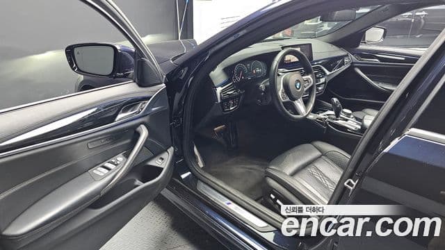 BMW 5 Series 2019 — ფოტო 10/20