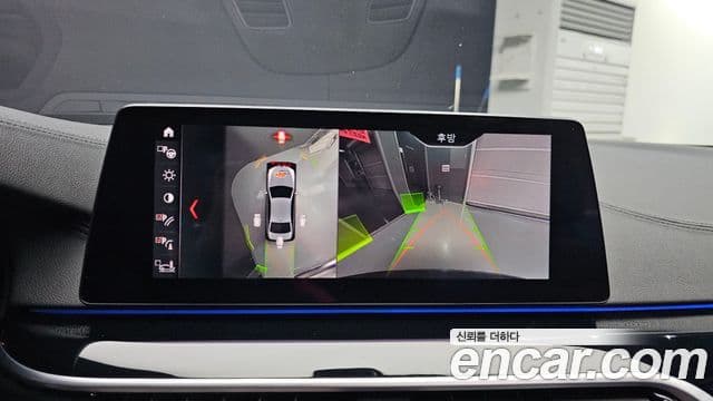 BMW 5 Series 2019 — ფოტო 14/20