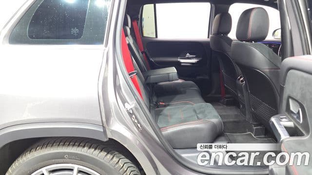 Mercedes-Benz GLB-Class 2021 — ფოტო 14/20