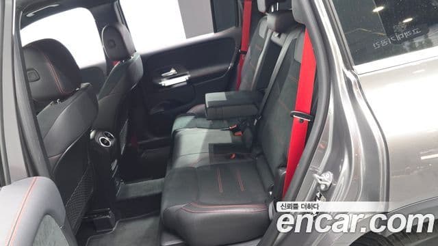 Mercedes-Benz GLB-Class 2021 — ფოტო 6/20