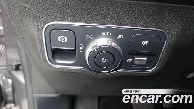 Mercedes-Benz GLB-Class 2021 — ფოტო 9/20