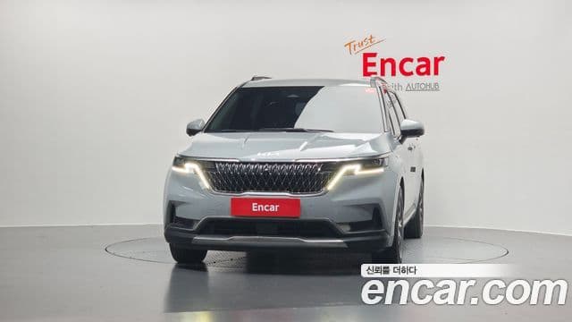 Kia Carnival 2023 — ფოტო 3/20