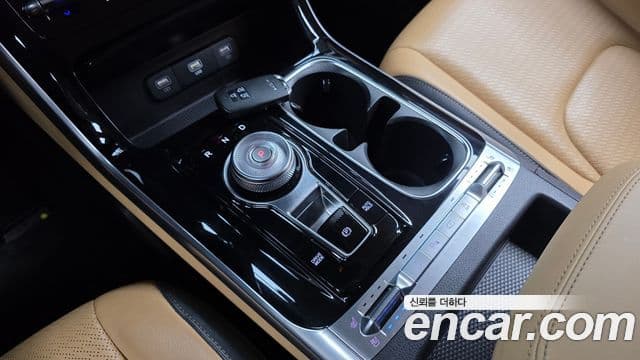 Kia Carnival 2023 — ფოტო 9/20