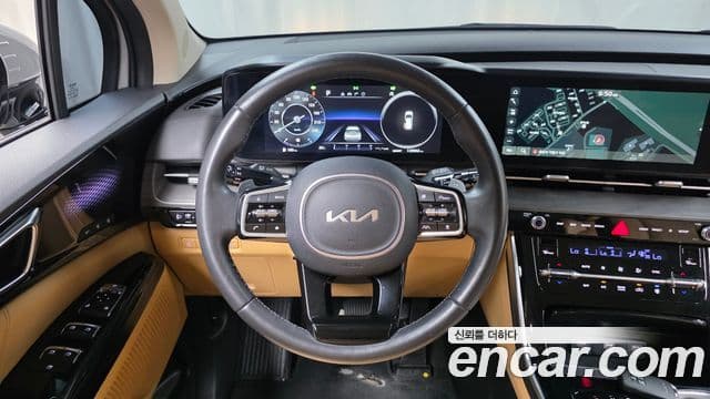 Kia Carnival 2023 — ფოტო 15/20