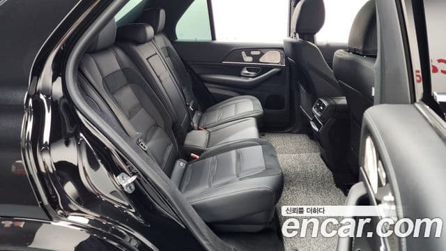 Mercedes-Benz GLE-Class 2023 — ფოტო 11/20